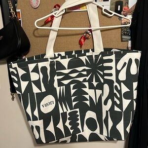 Vuori holiday limited edition large canvas tote